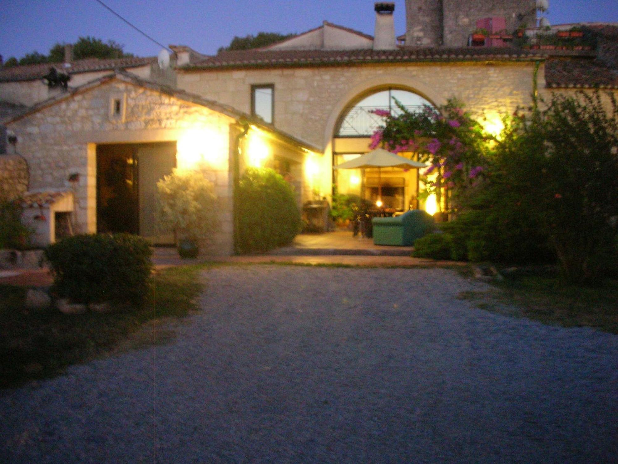 La Migrane Bed and Breakfast Villevieille Exteriör bild